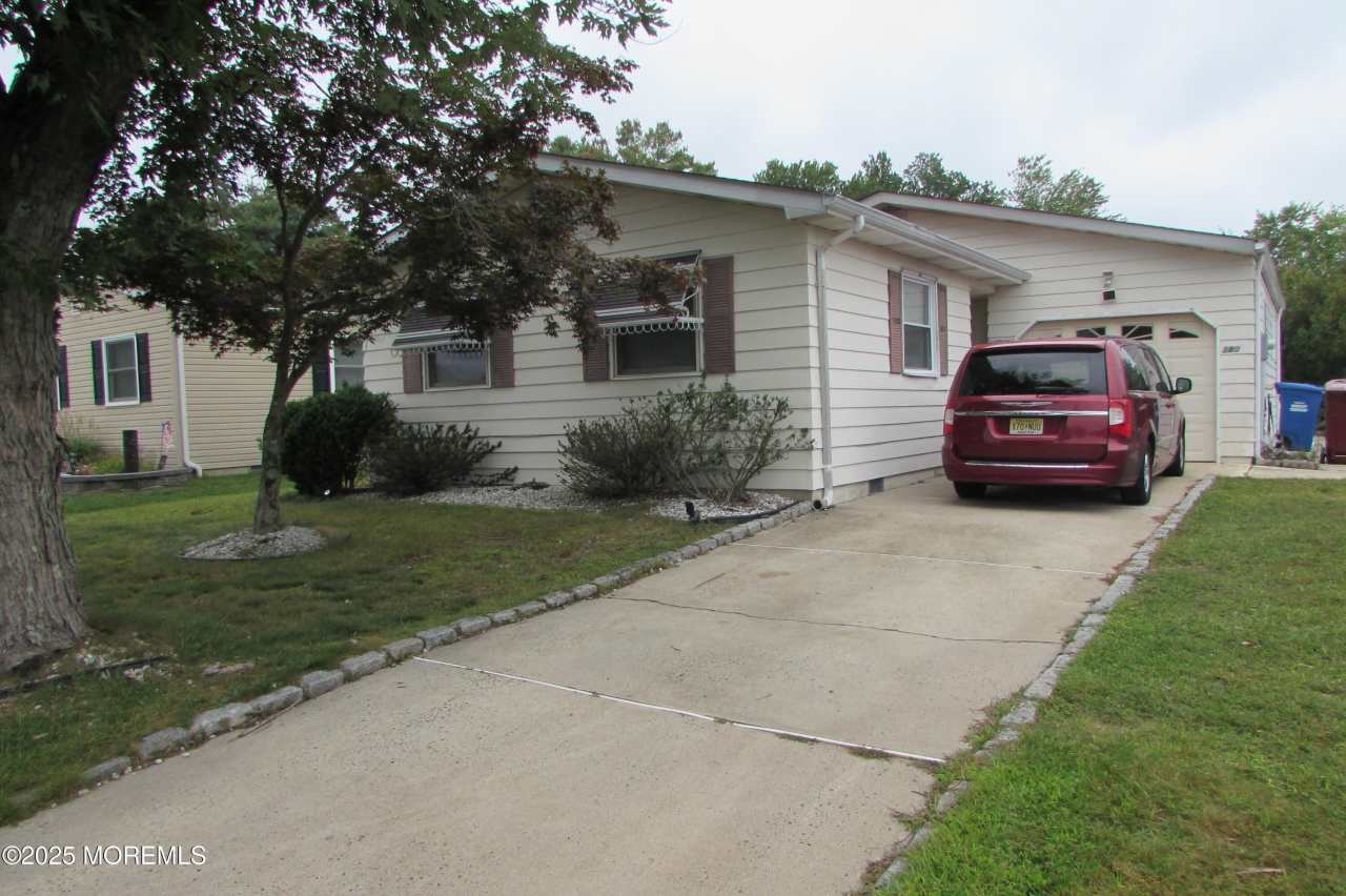 380 Barbados Drive N