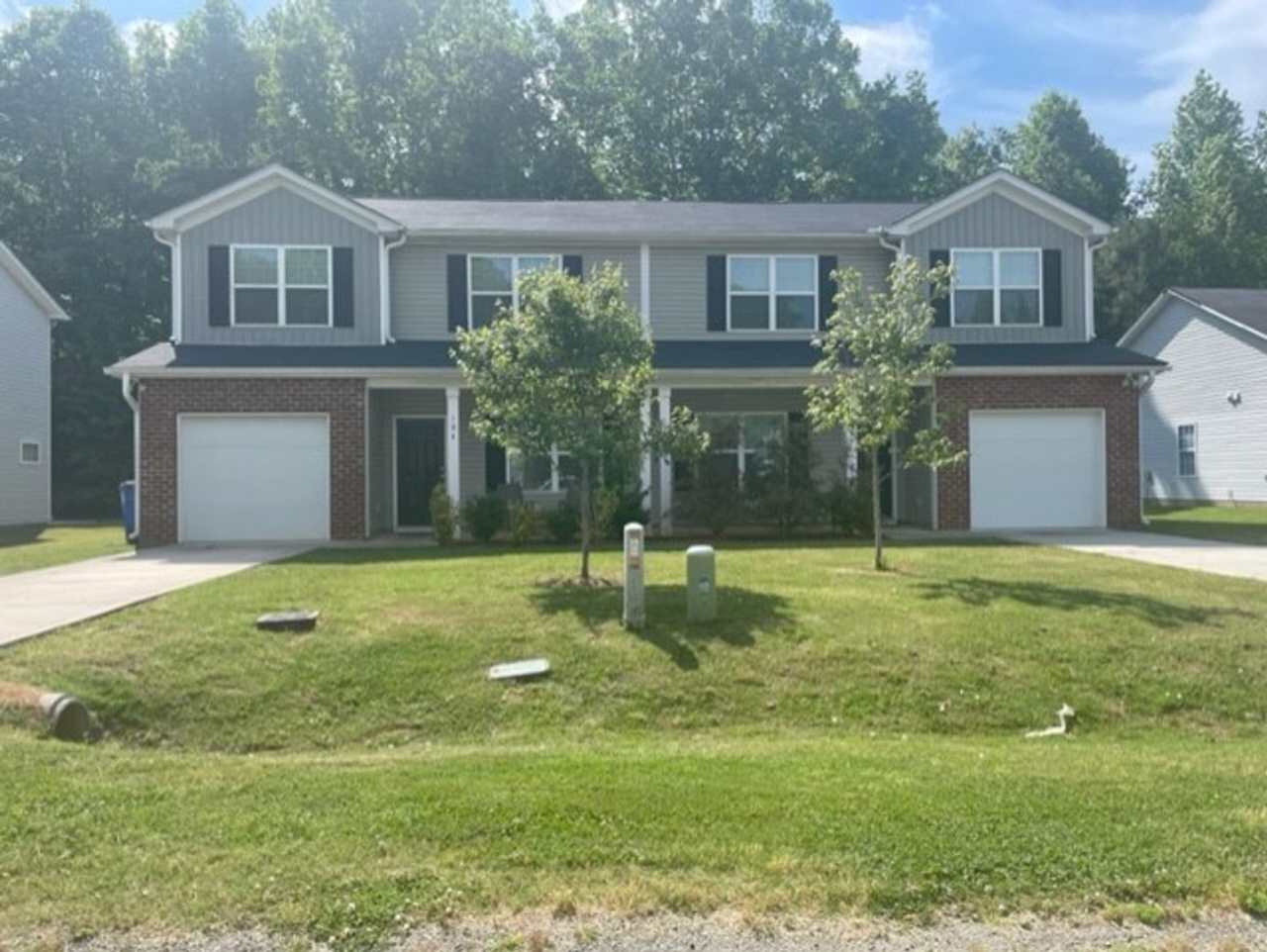 Luxurious 2 story 3 bedroom 2.5 bath Townhome | Located Off Airport Rd in Salisbury