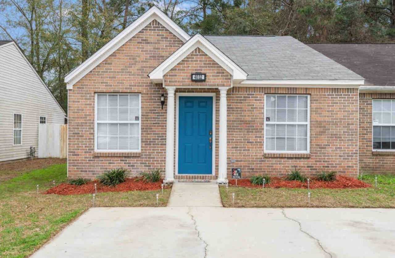 Renovated 2 bedroom Unit