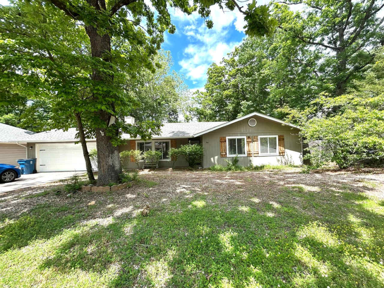 One level 3 bed/2 bath spacious home with a large backyard