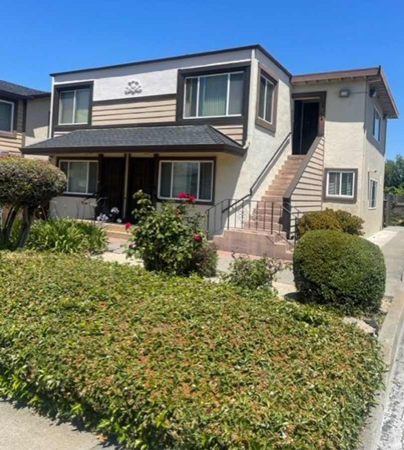 Gated Courtyard Apartment