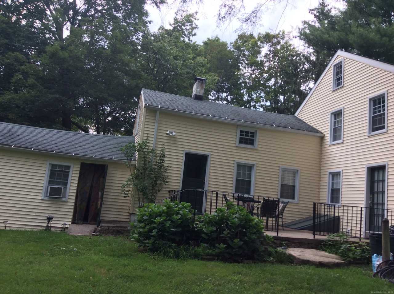 1187 Mount Carmel Avenue