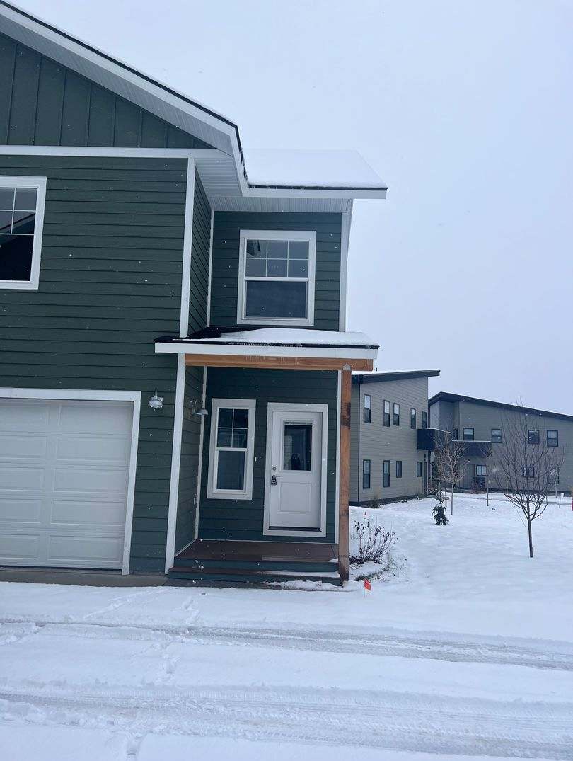 3 BR townhouse in Victor, ID W/ Garage