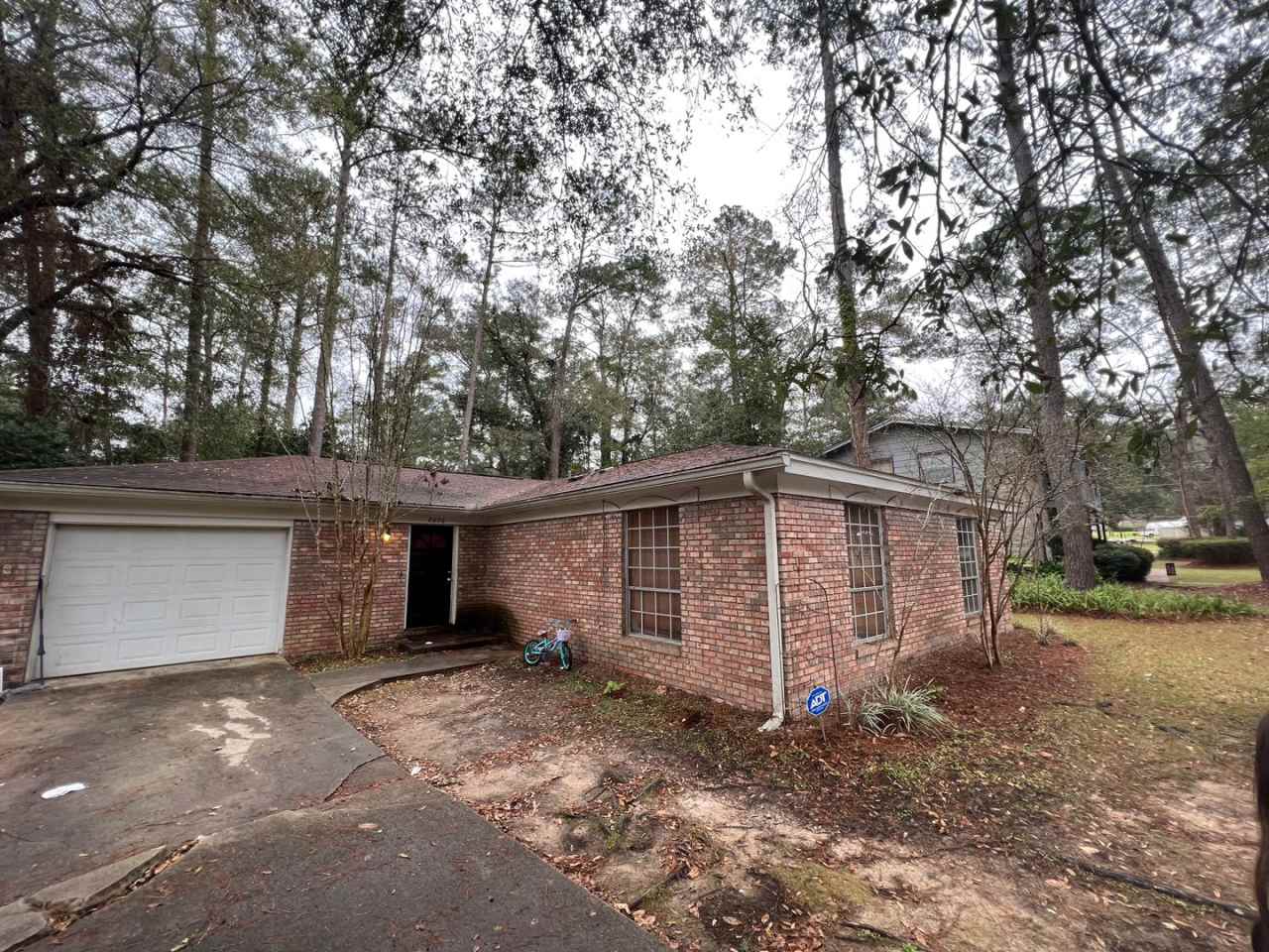 Great 4 bedroom home with garage