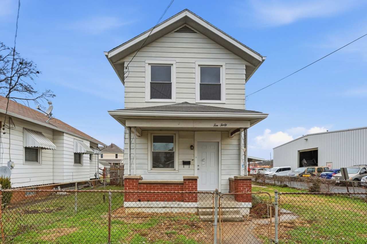 Three Bedroom Home in Hamilton!