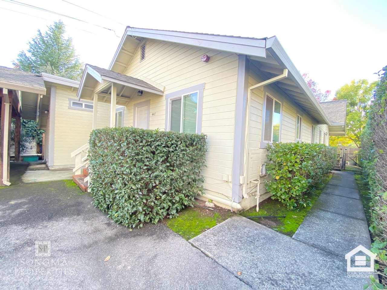 2BD/1BA Duplex In Downtown Sonoma!