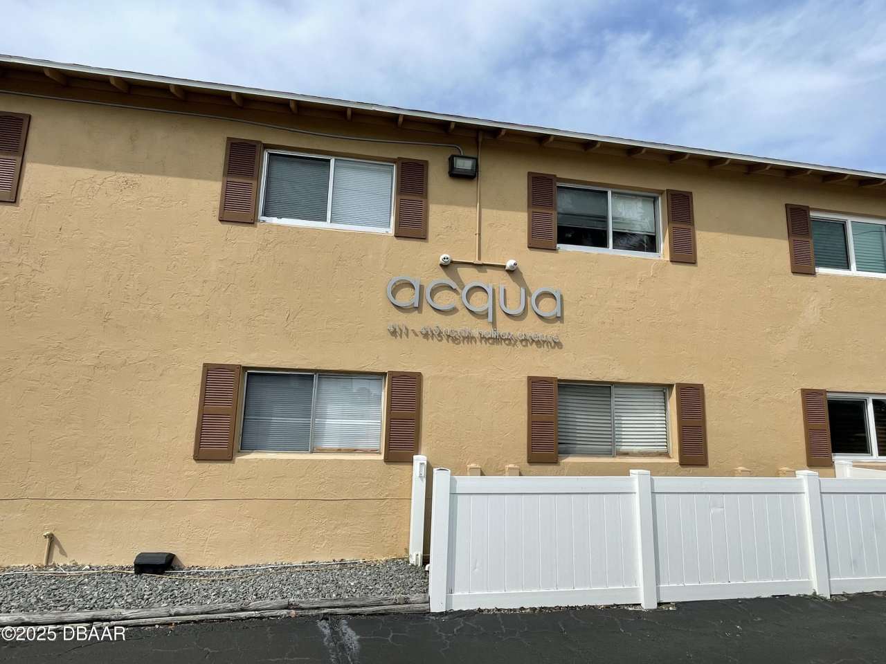 411 N Halifax Avenue unit: 106