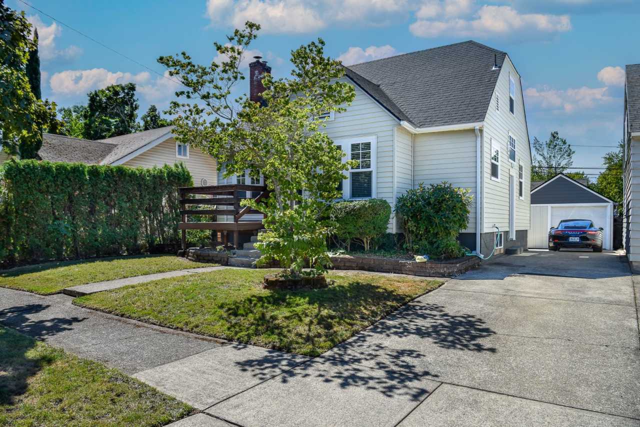 4 Bedroom 2 Bathroom Home in Salem