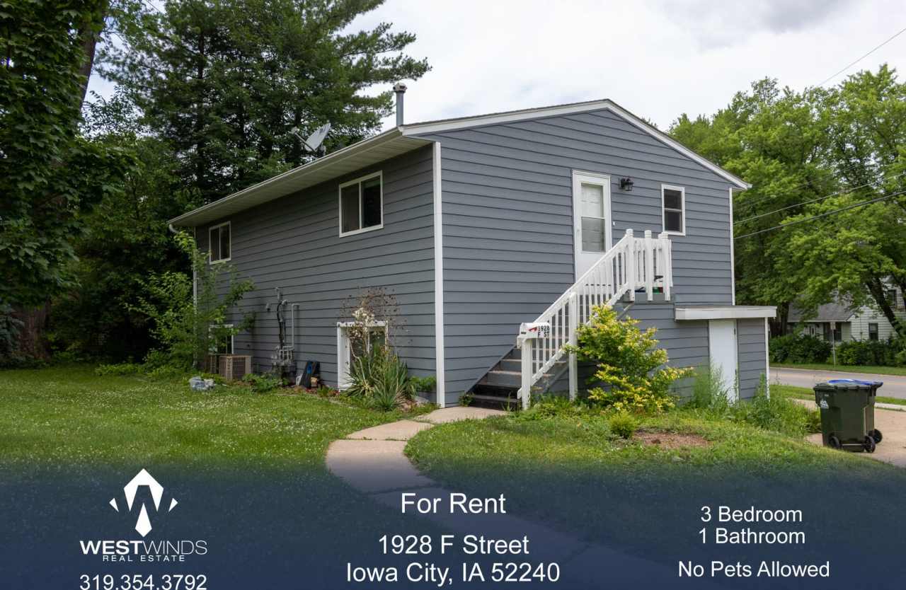 $1,400 | 3 Bedroom, 1 Bathroom Top Floor Duplex | No Pets | Available for August 1st, 2026 Move In!