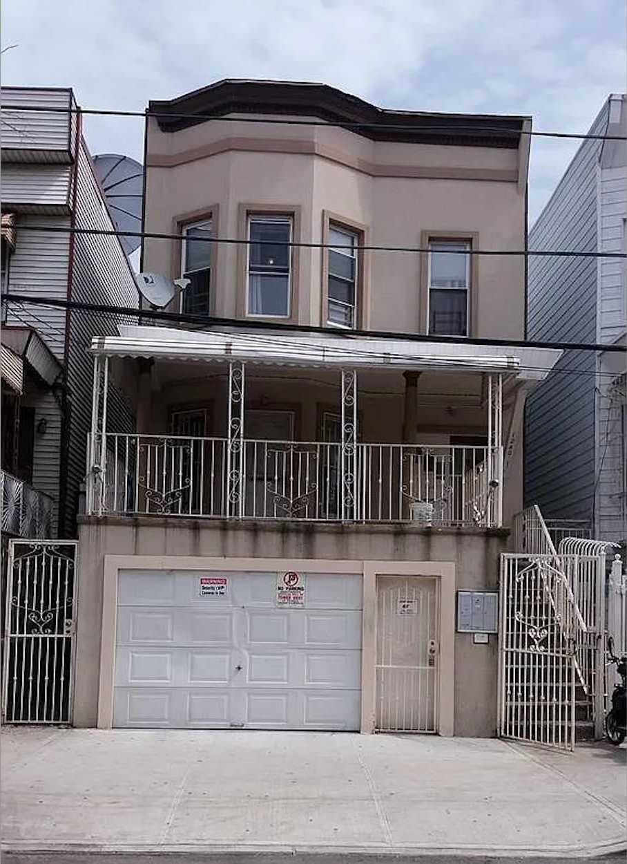 1240 Saint Lawrence Avenue