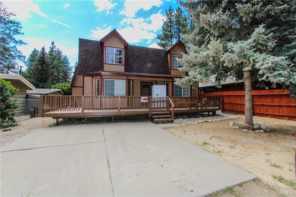 367 West Meadow Lane