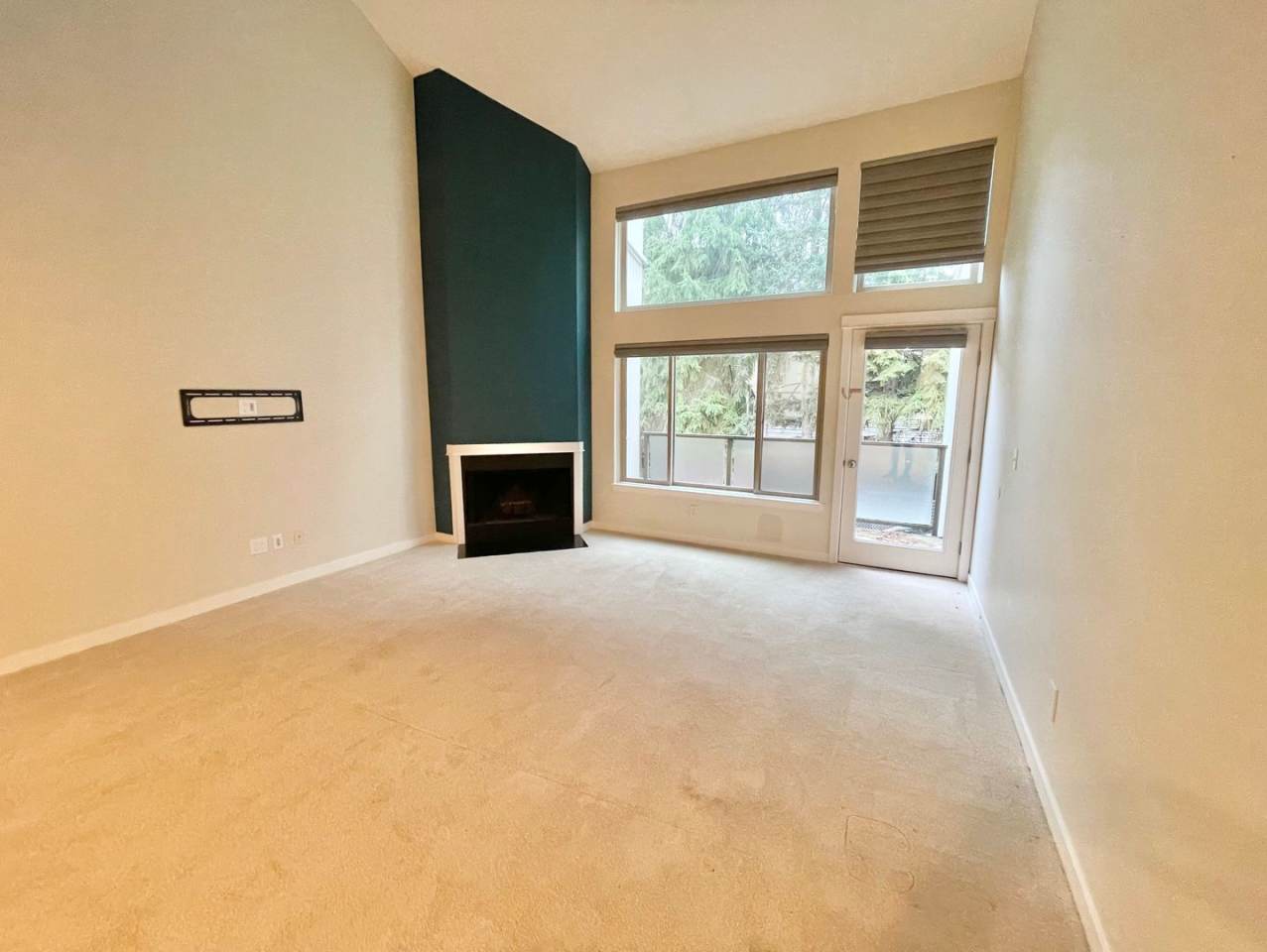 Stunning two-level condo with parking!