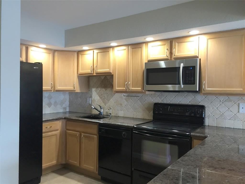 1100 Crystal Lake Dr