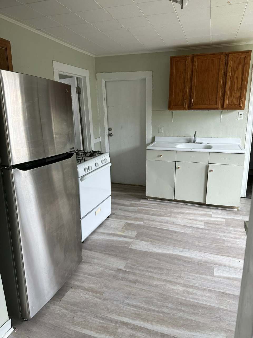 610 East Division Street - F2