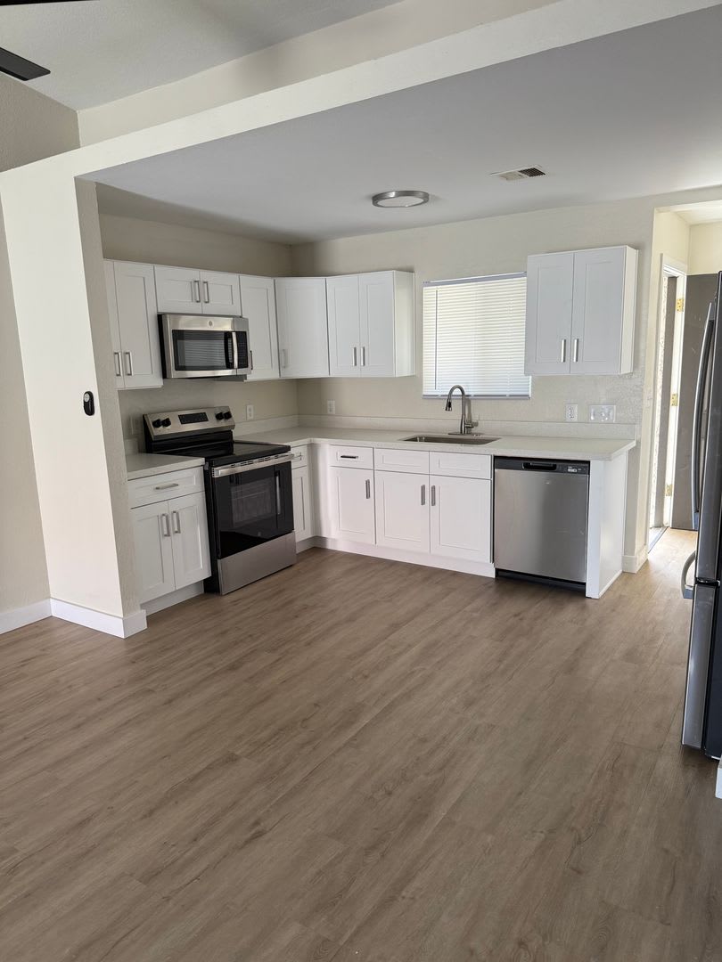 Central Phoenix Townhome Oasis – 2 Bed, 2 Bath, Gated with Pool!