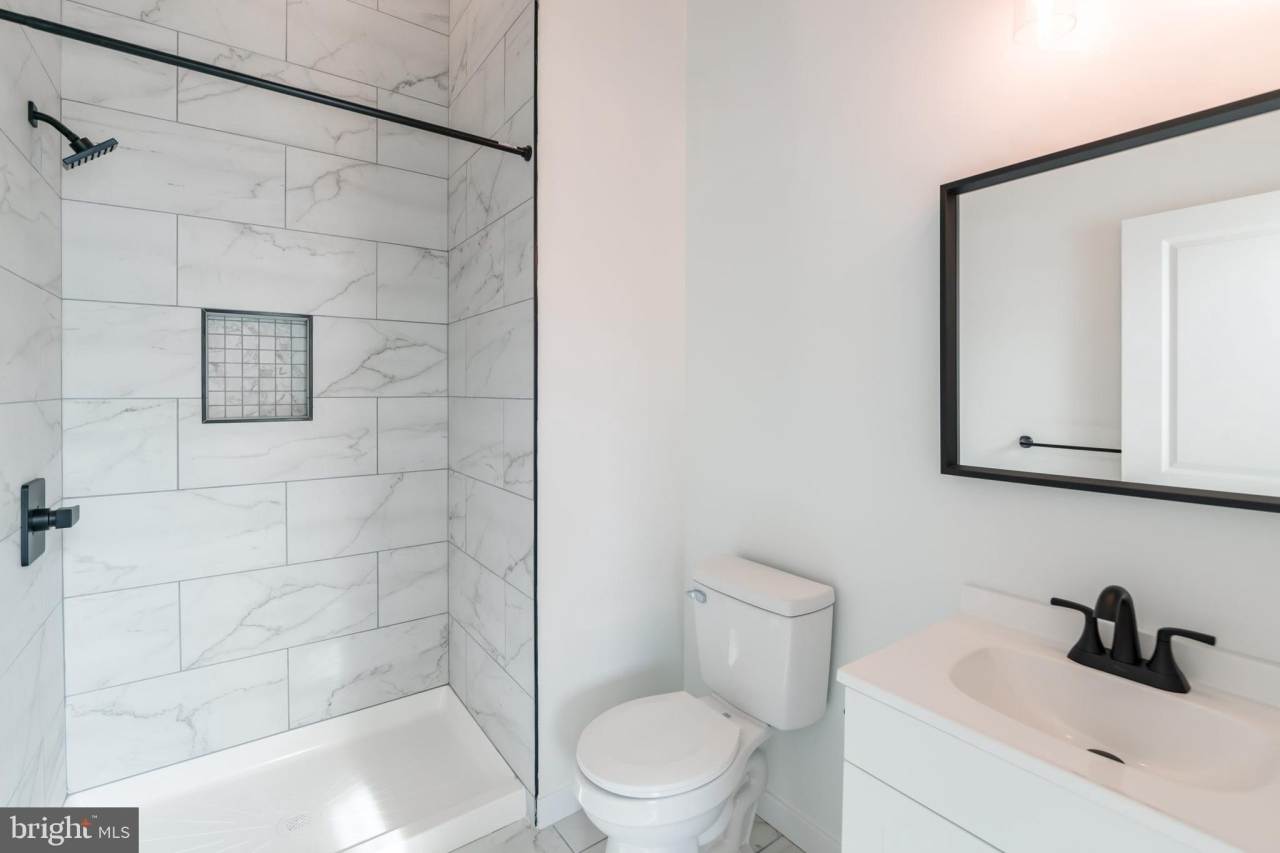 5303 CHESTER Avenue unit: 203