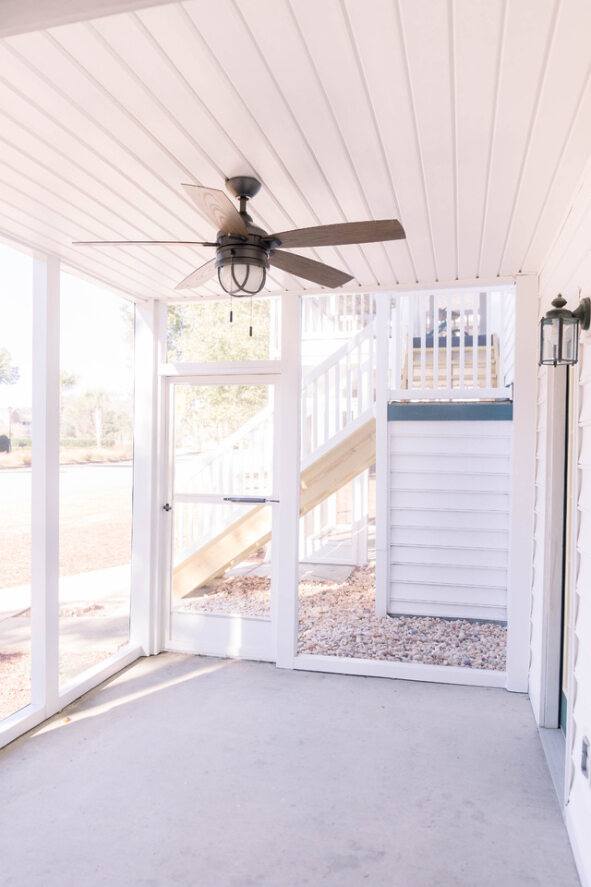 4438 Gold Flower Loop - 6A2