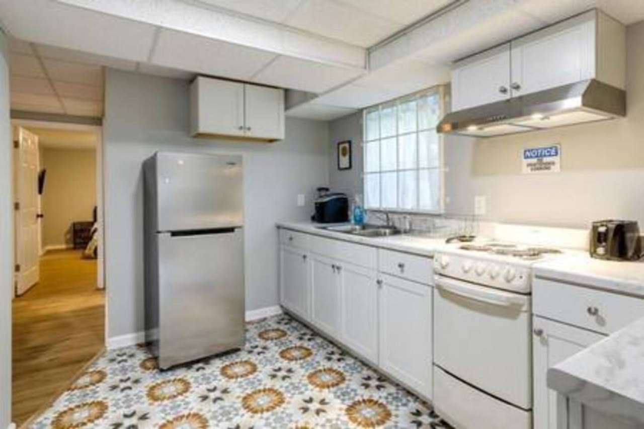 Room in 2 Bedroom Home at Bolingbrook Dr