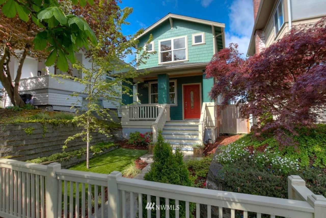 Pre-leasing Now 25-26 school year!! REST OF SEPTEMBER FREE!!!! + $1000.00 Amazon Gift Card for 1 yr lease