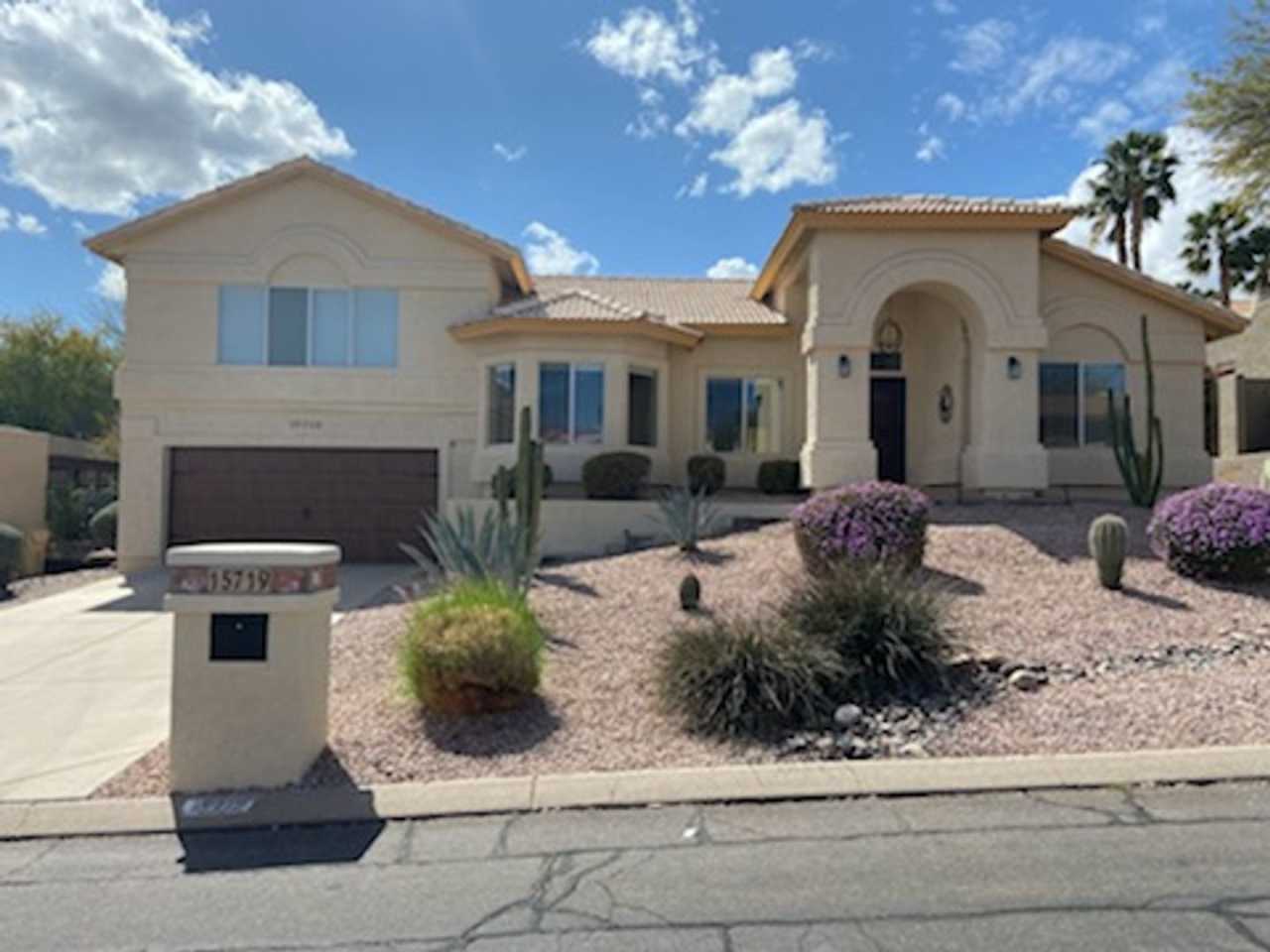 AMAZING 3 BED 2 BATH FOUNTAIN HILLS HOME W/POOL  SPA