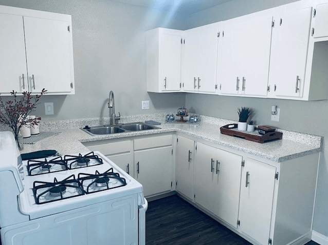 Tustin Arms Apartment Homes