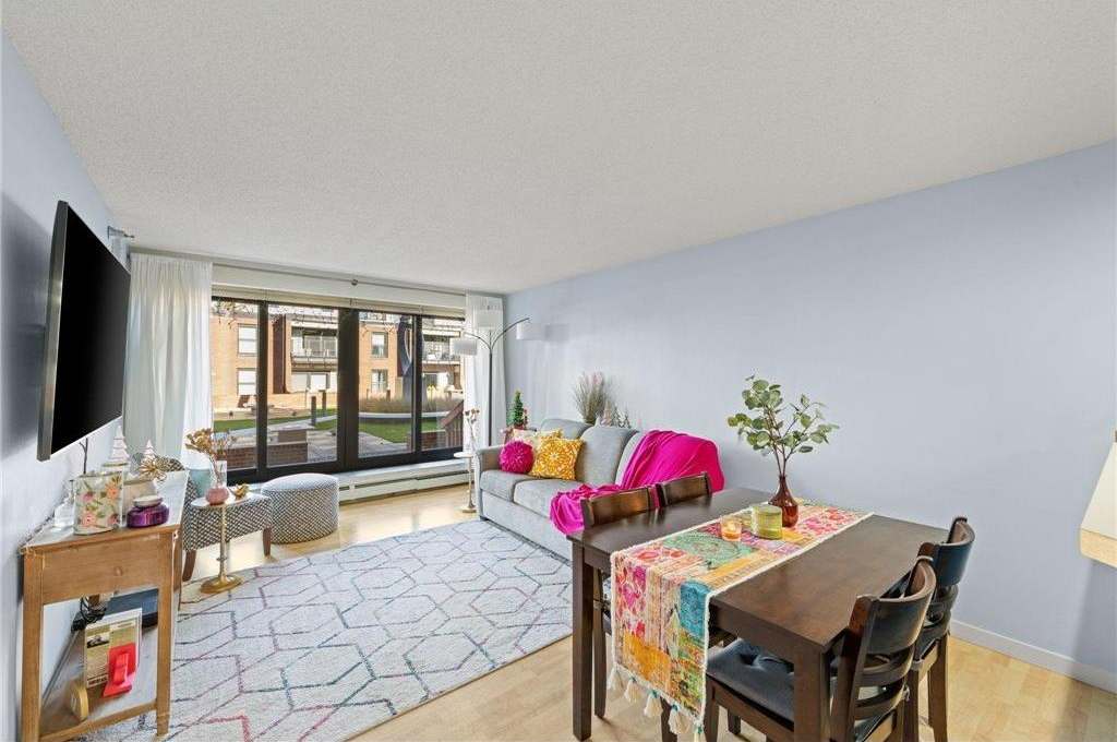 48 Groveland Terrace