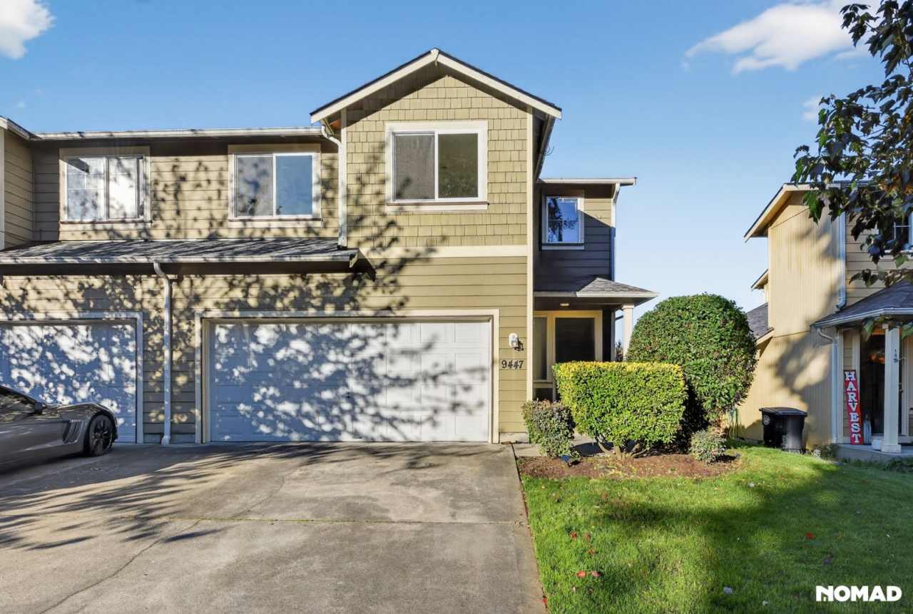 Charming 3BR Townhome in Lacey