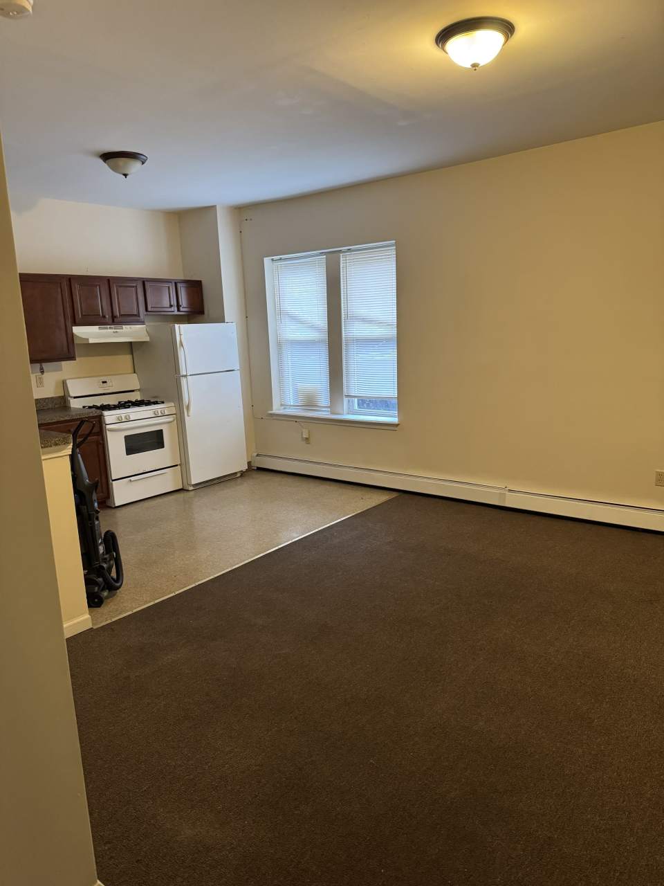 985 Bank Street - 10