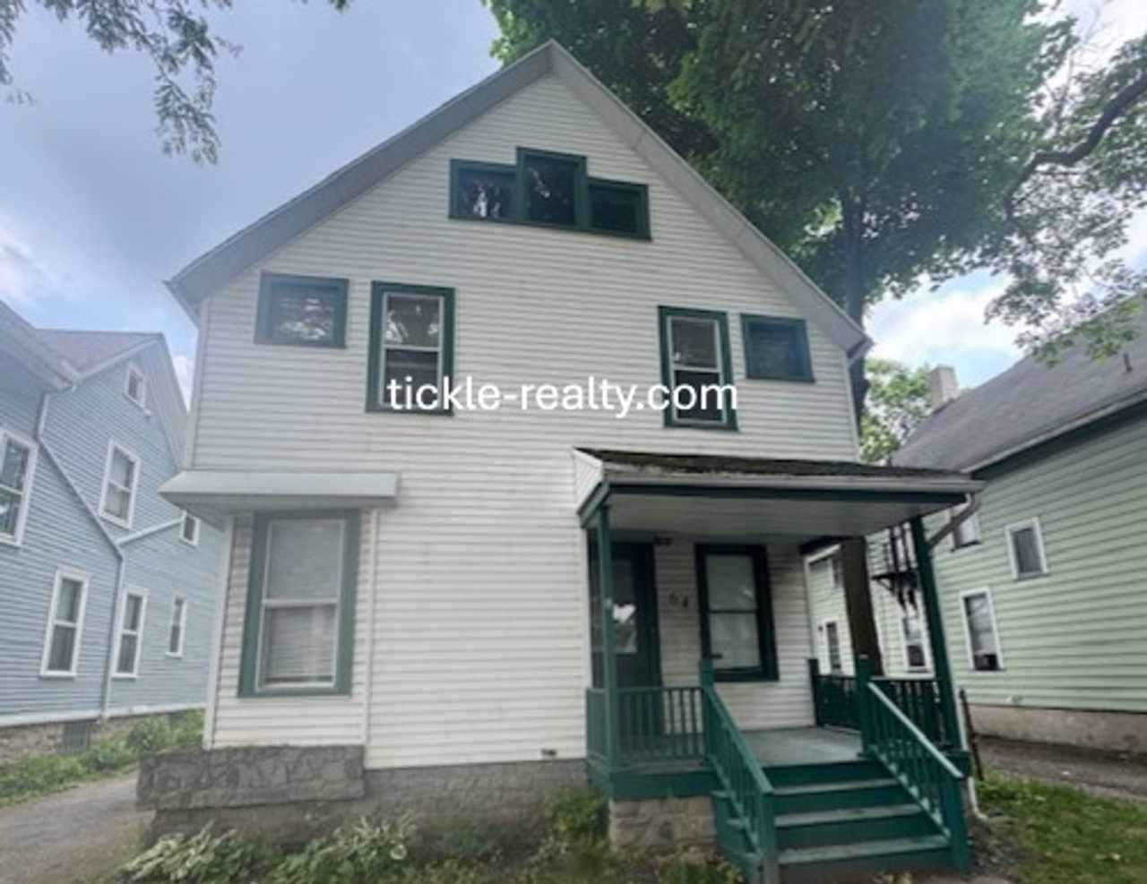 Large 5 Bedroom 2 Bath Single Family Home! Off Street Parking - On Site Laundry!