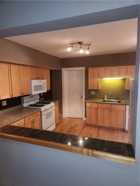 57 Rowley Street unit: Lower