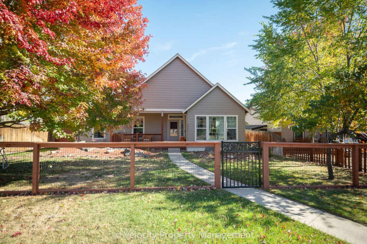 Single Level SW Redmond Home!