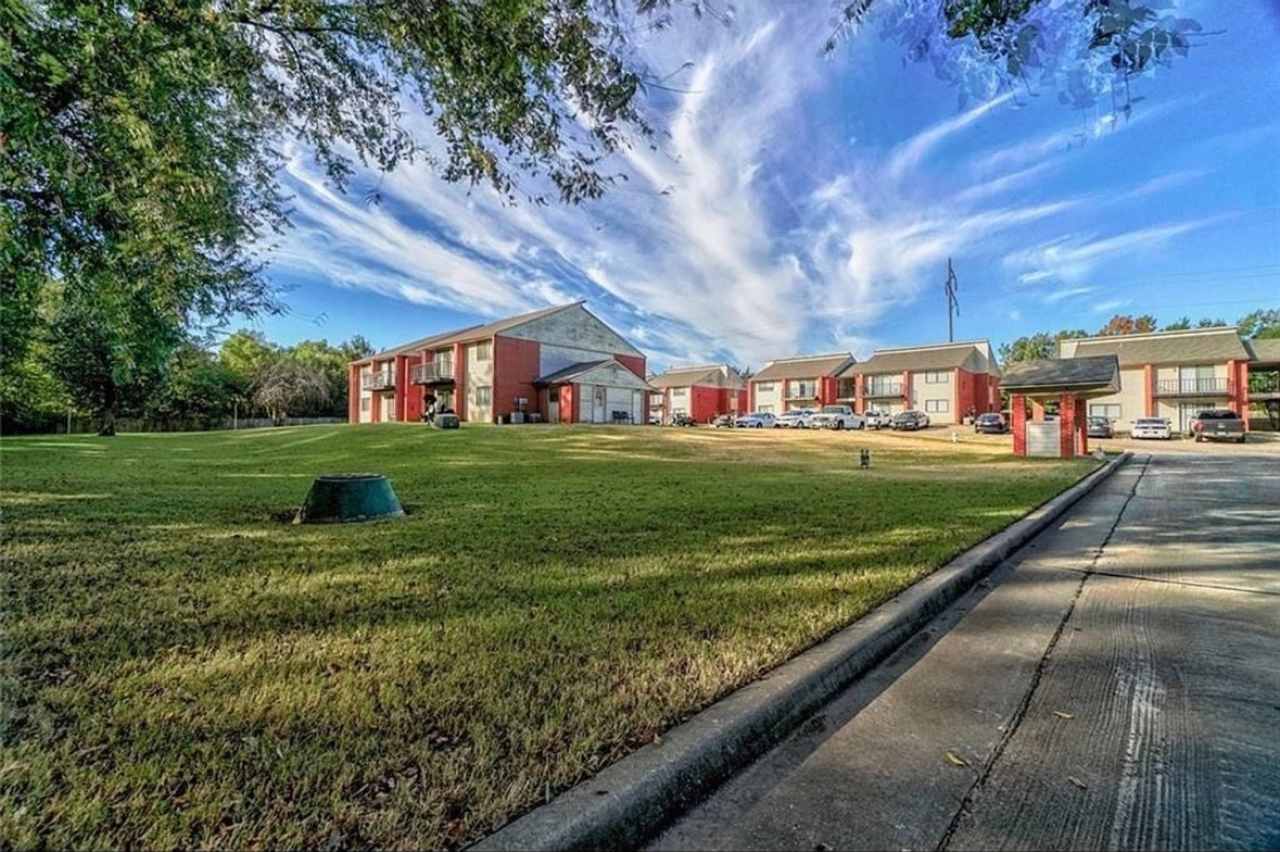 Country Grove Apartments