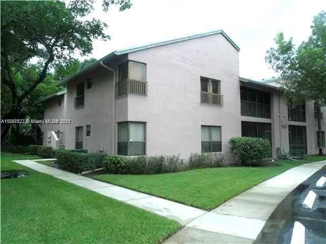 3929 N Carambola Cir N