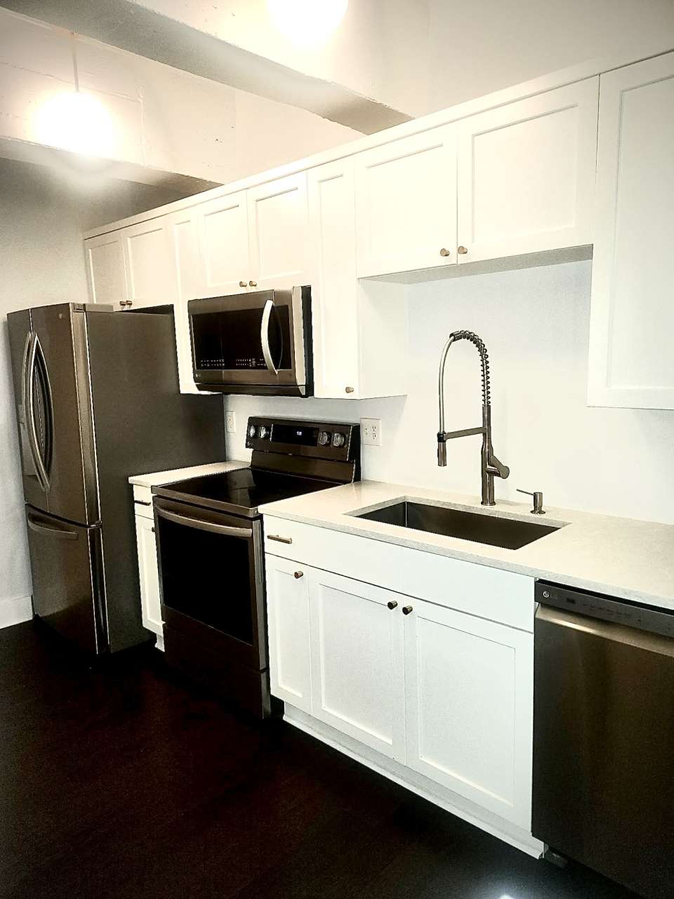 3001 Gillham Rd Apt 201