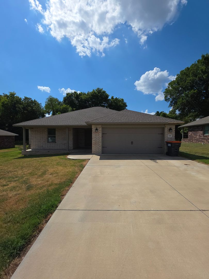 2010 S Frankfort Ave