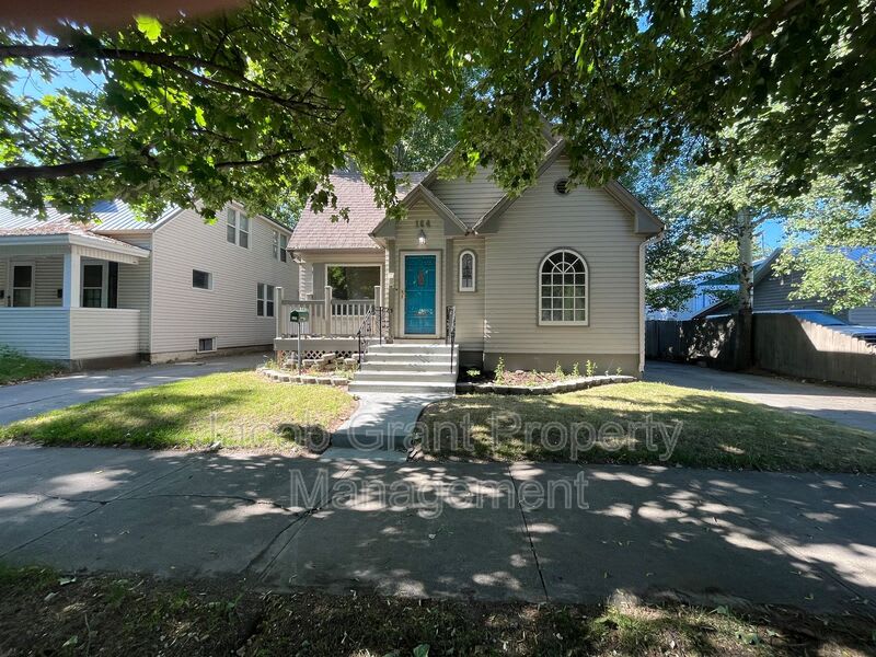 164 E 13th Street