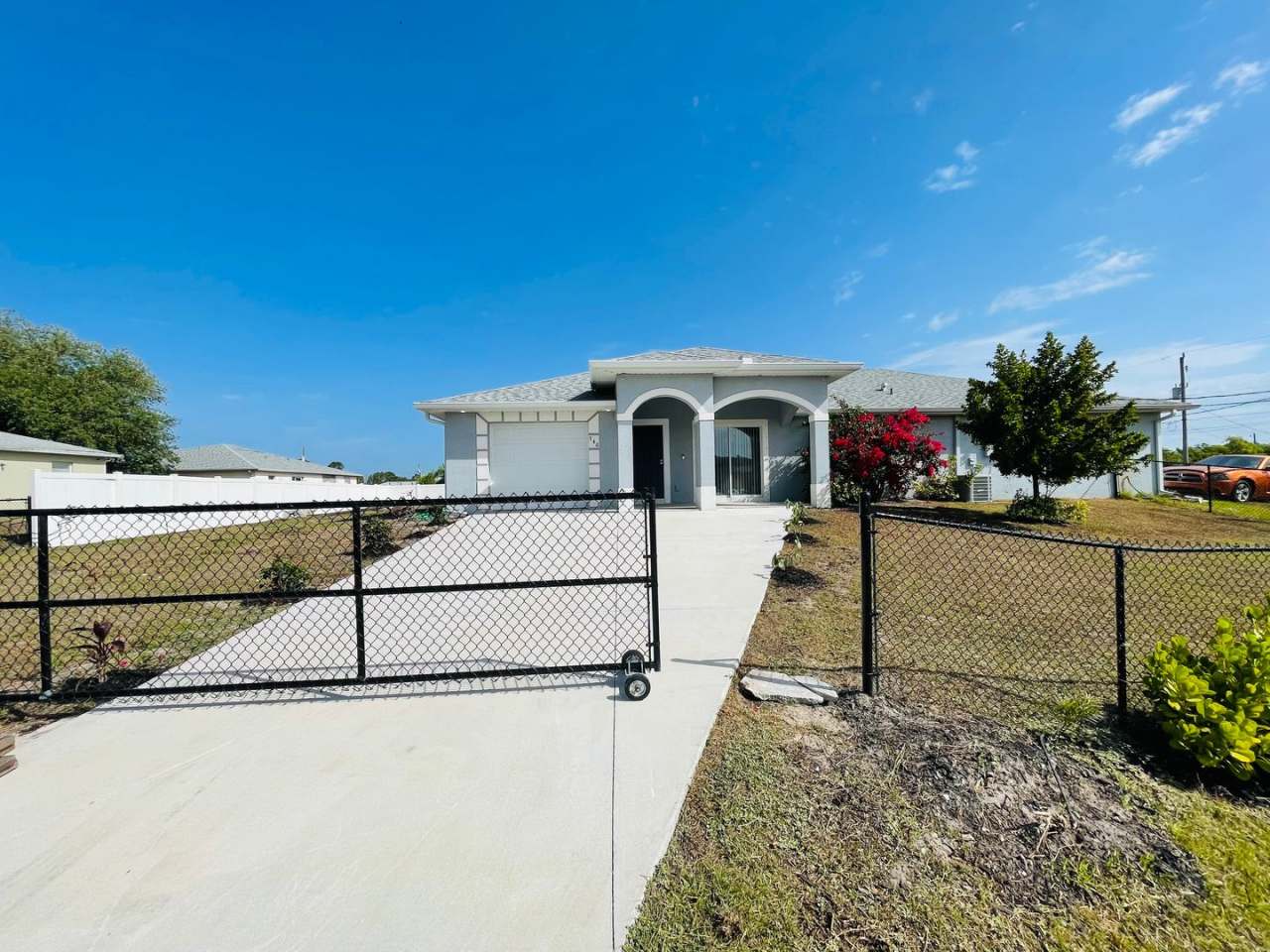 Charming 3-Bed Home in Lehigh Acres – Your Perfect Florida Retreat!