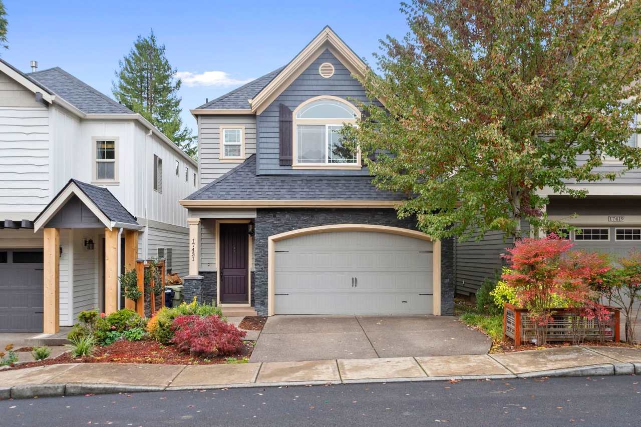 Beautiful 4-bdr/2.5 bath Hillsboro home w/ fireplace near nature area, Intel, Nike, and more