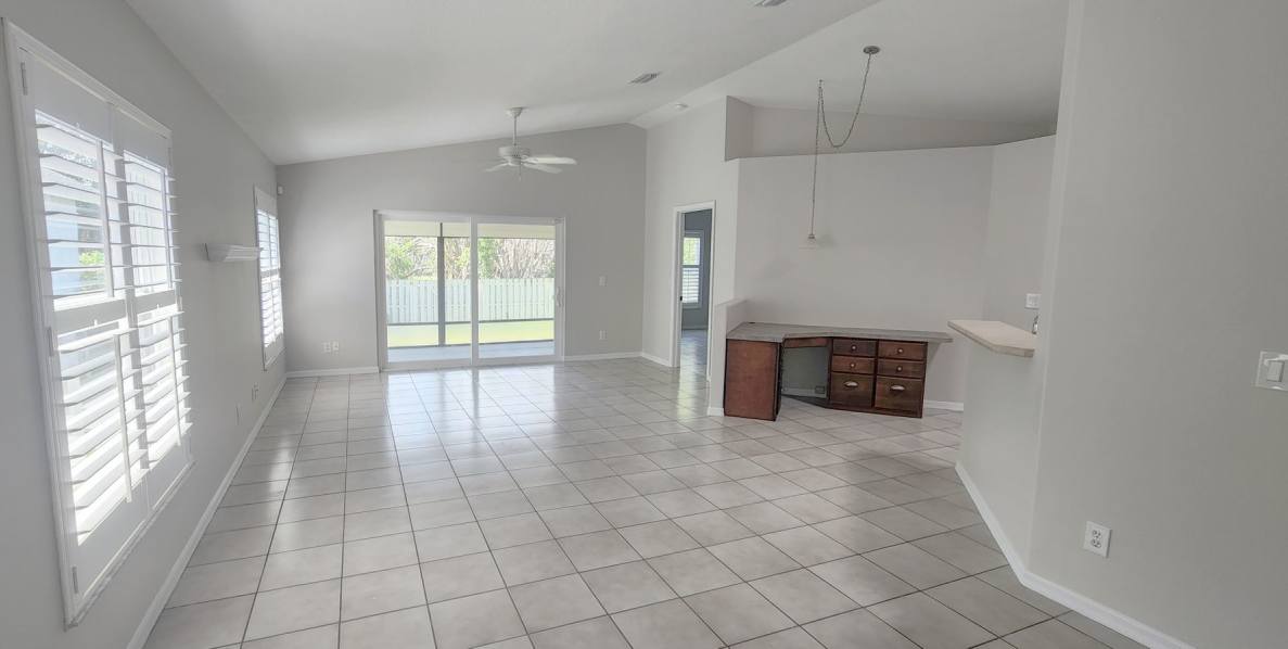 BEAUTIFUL 2/2 IN CATALINA OAKS- VERO BEACH