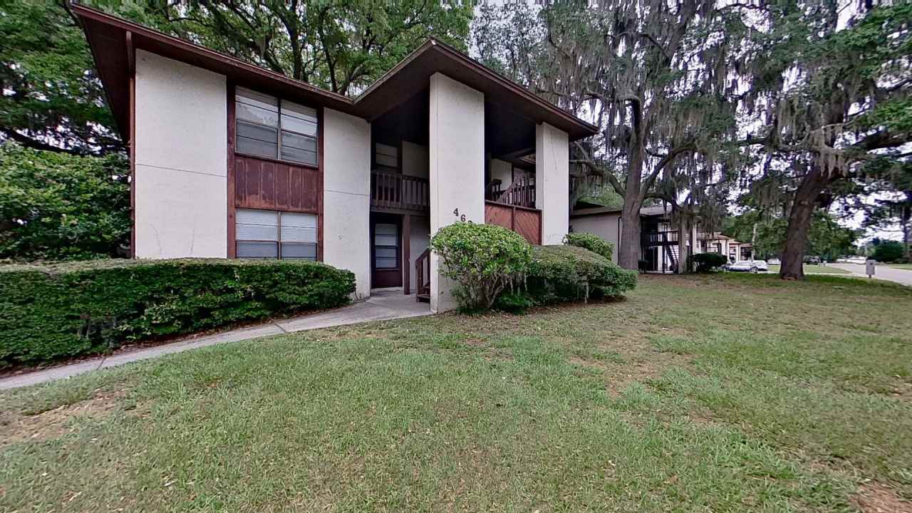 Desirable 2 beds/1.5 bath, first floor unit in Orange Park