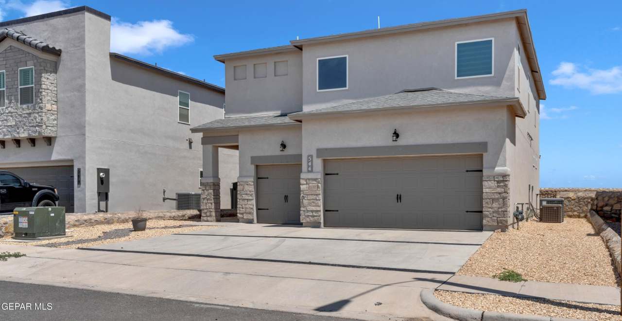 544 LA ENTRADA Circle