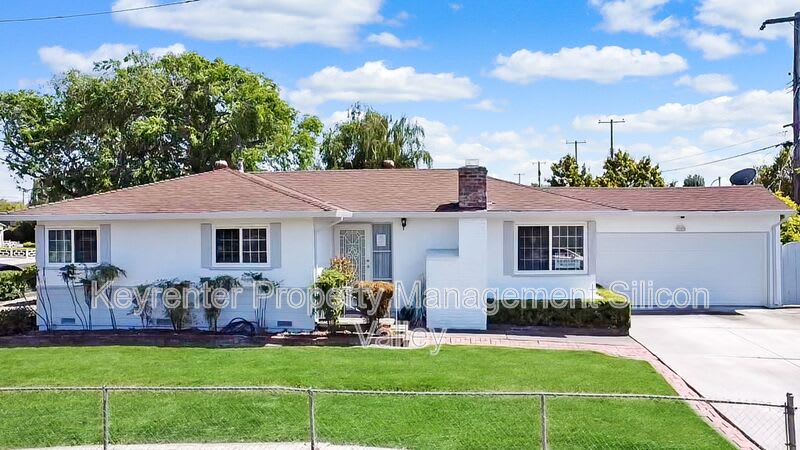 3100 Santa Maria Ave