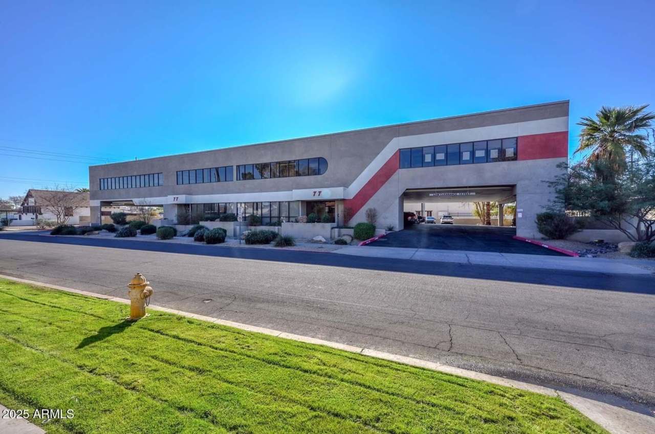 77 E COLUMBUS Avenue