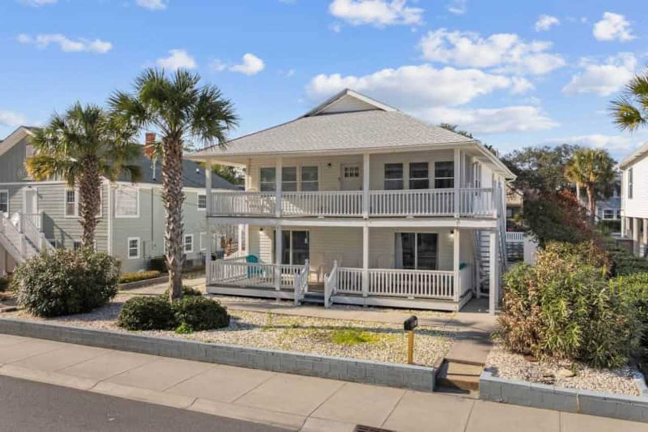 Mid-Term Oceanfront Duplex Rental – 1904 S Ocean Blvd, North Myrtle Beach, SC