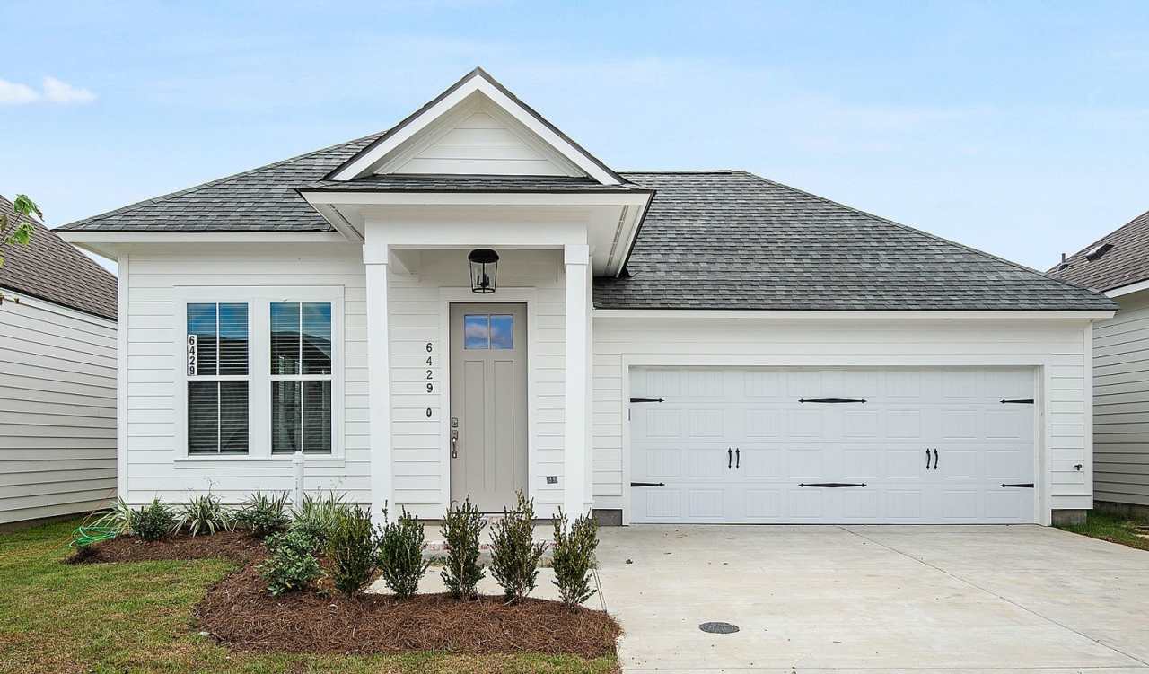 Beautiful 3 bedroom plus office!