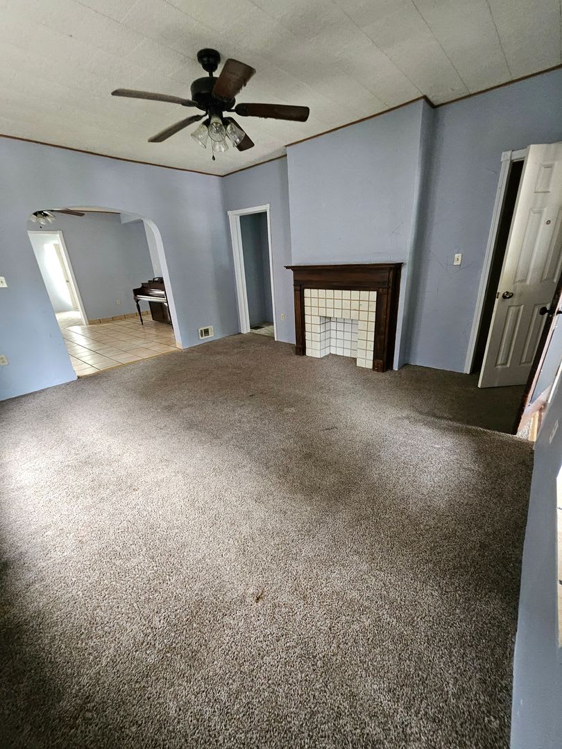 515 E 5th St Downstairs