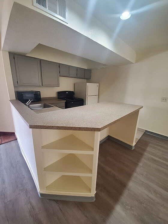 21 Rock Apartments