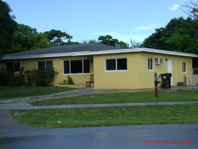 Large 4-2 house with central air and impact windows