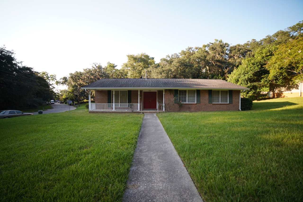 3 bed / 2 bath with 2 Living Spaces and a 2 Car Garage in NW Tallahassee