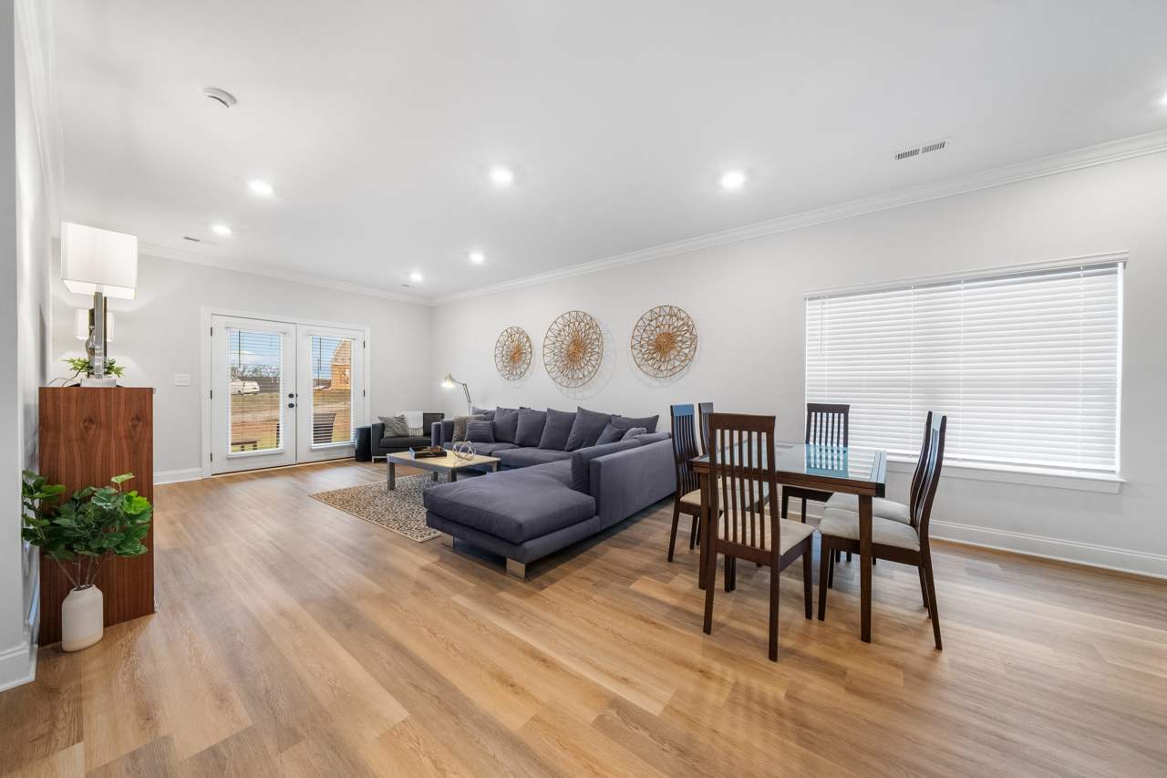 1519 Spring Berry Ln